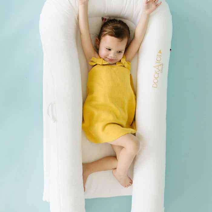Deluxe+ Grand Dock - Pristine White ( 9-36m+ )